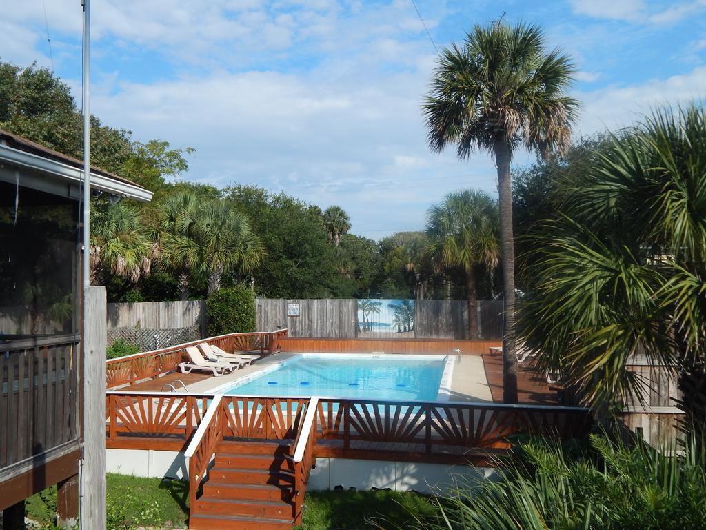 Holliday Inn Of Folly Beach Exterior photo
